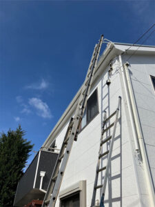 東京都豊島区 雨どい 脚立